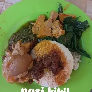 Padang Tiga Saudara