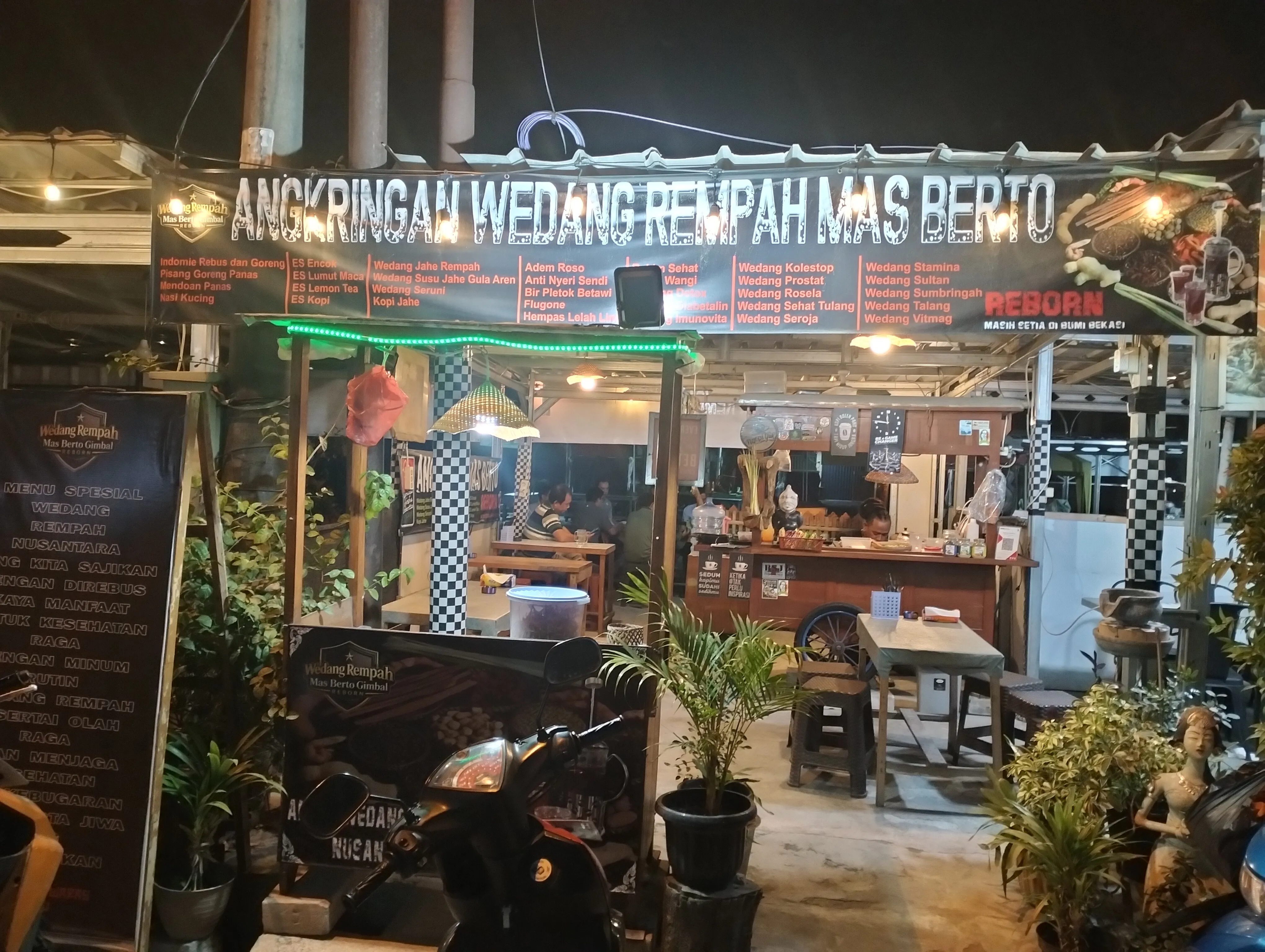 Angkringan wedang Rempah Mas Berto